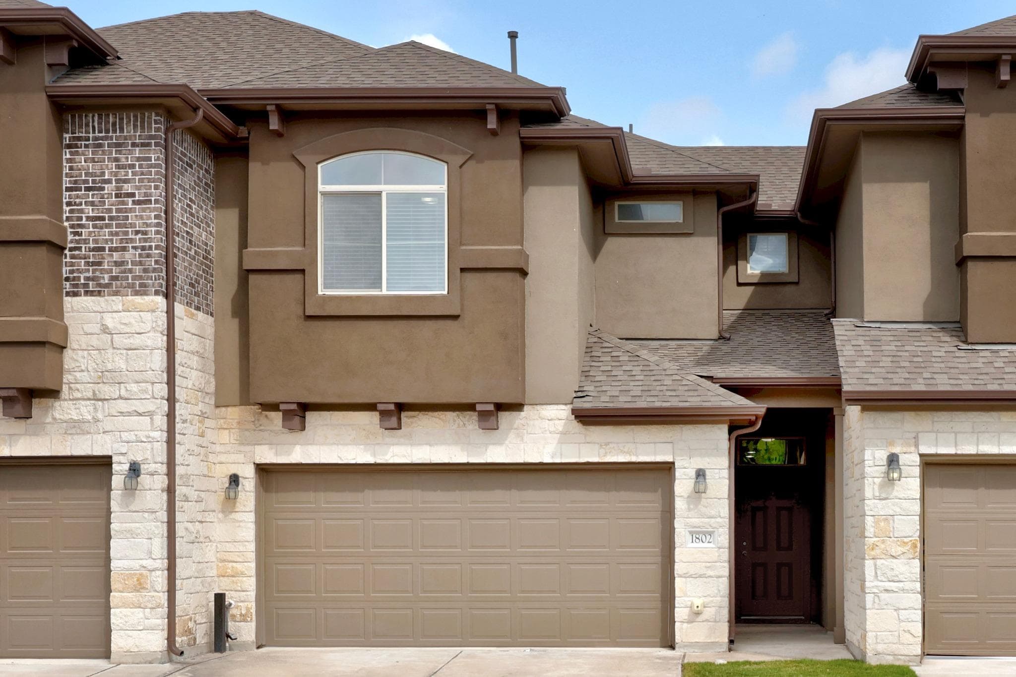 2880  Donnell Dr  #1802
