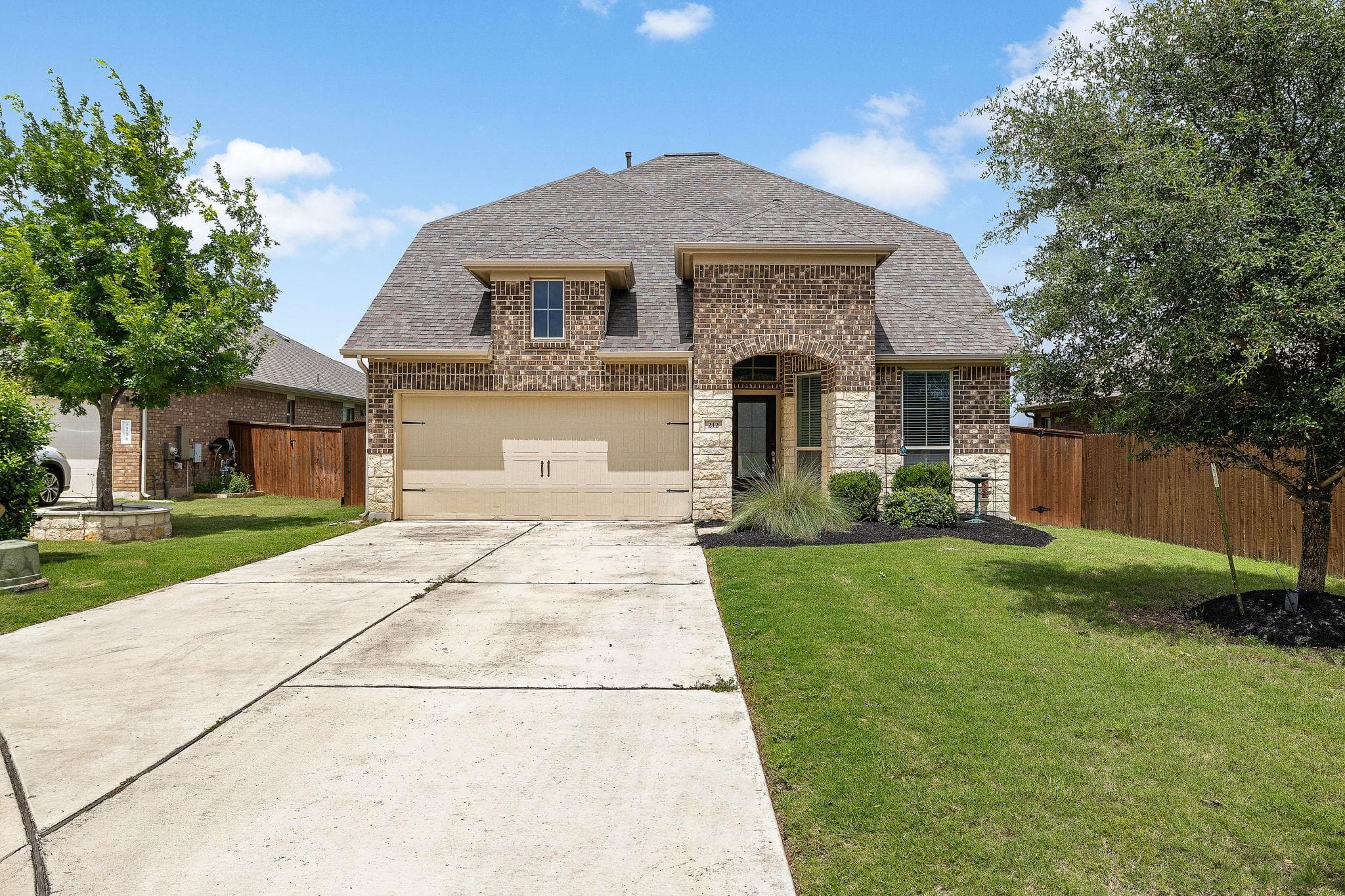 212  Estima Ct