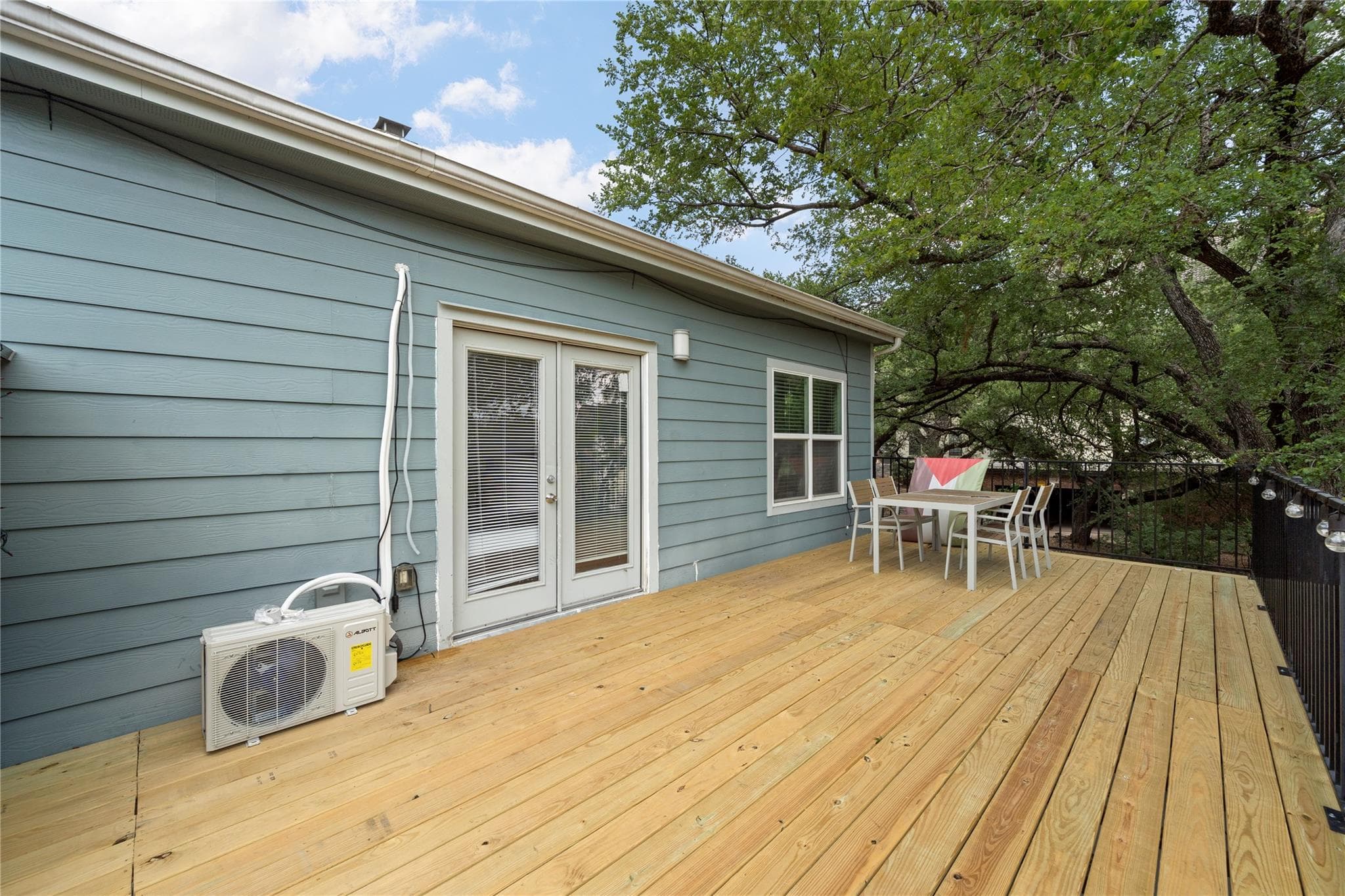 201 W 31st St  #H