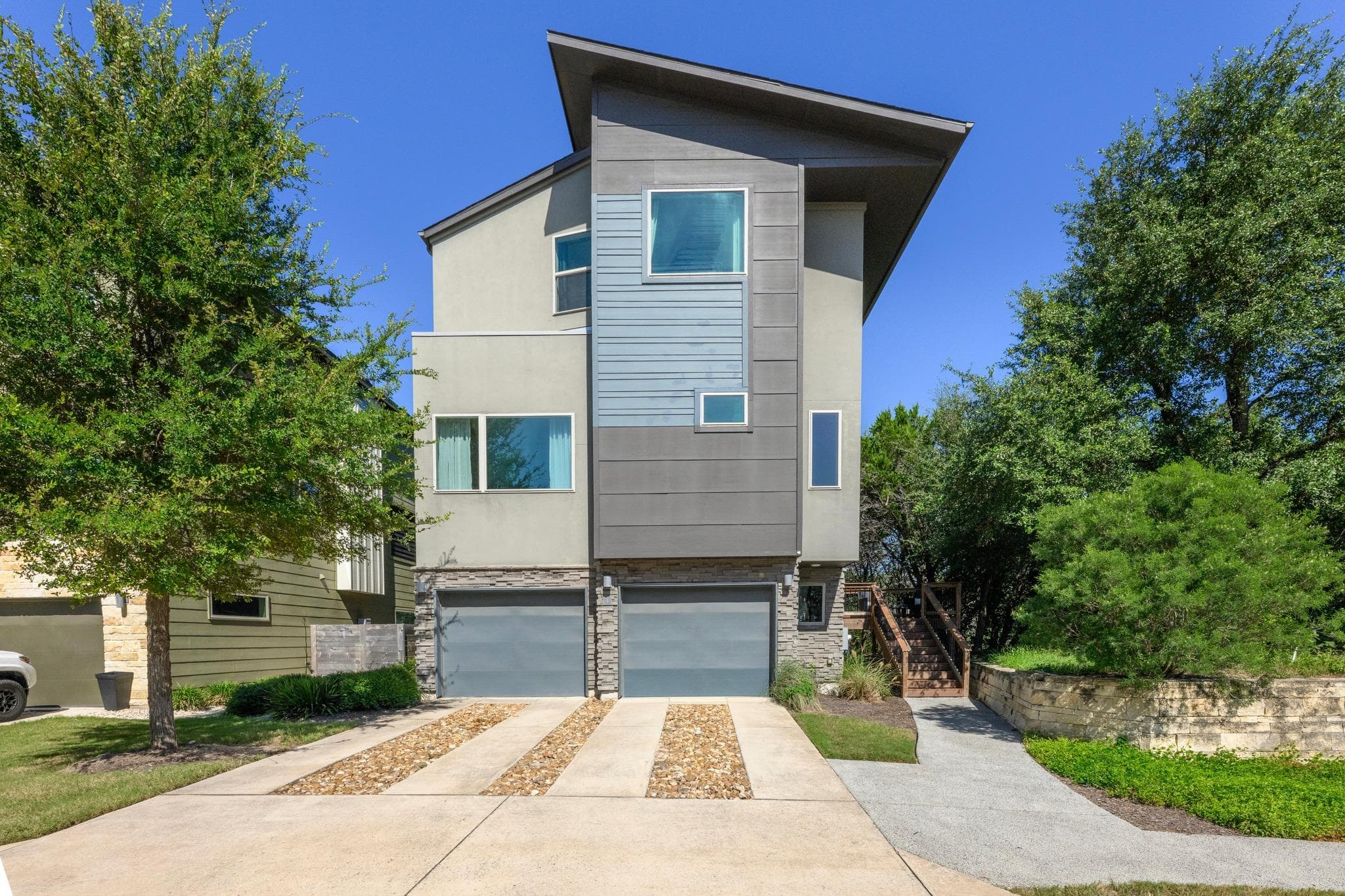 5315  La Crosse Ave  #1
