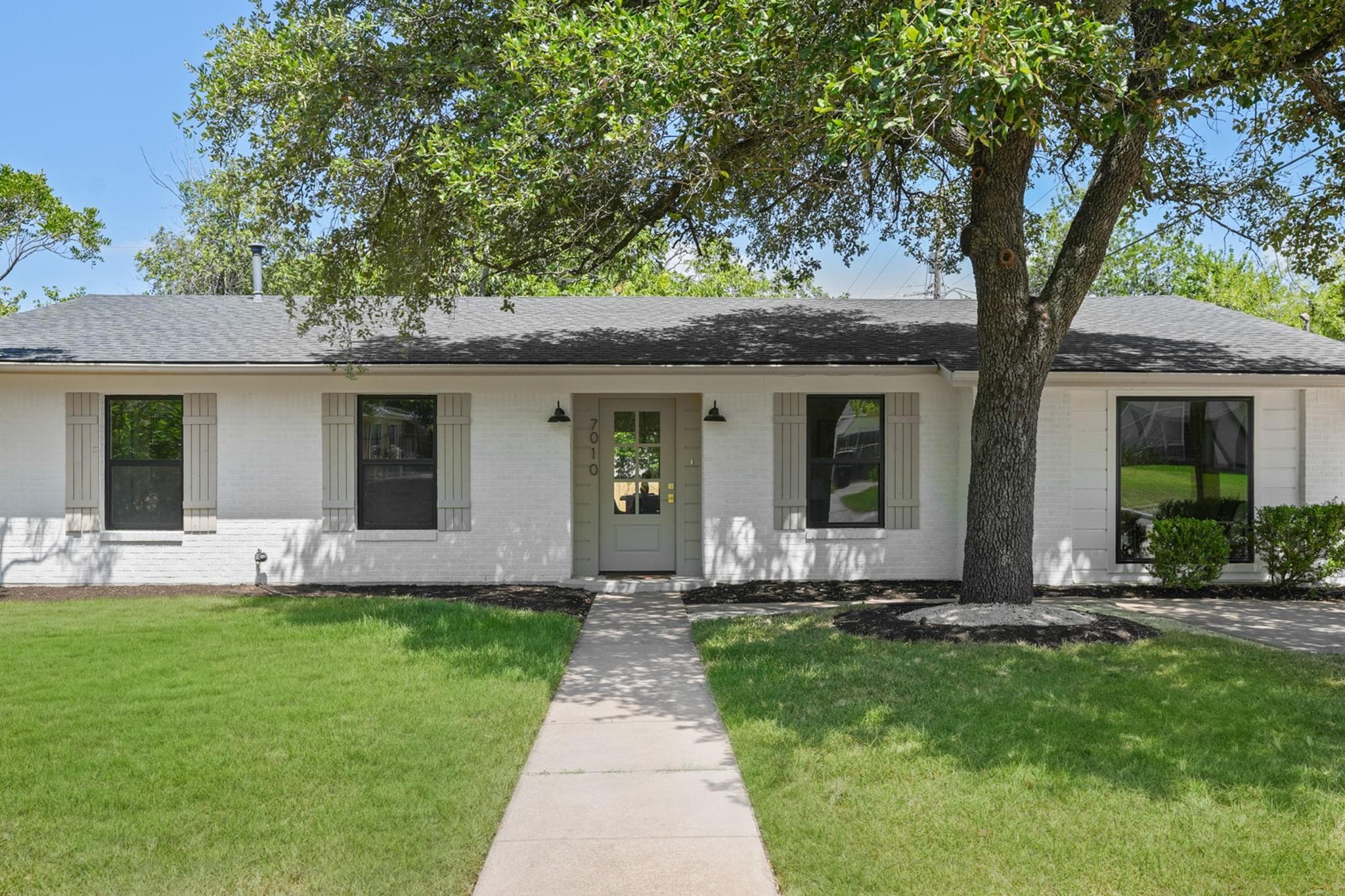 7010  Miranda Dr