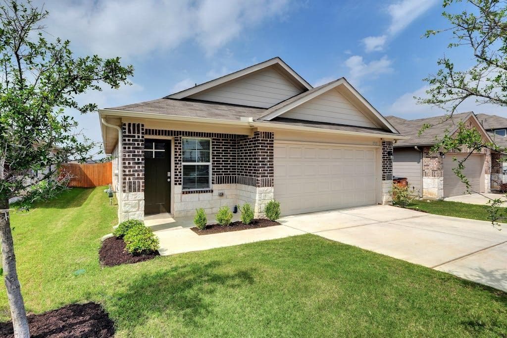 2921  Maryanne Ln