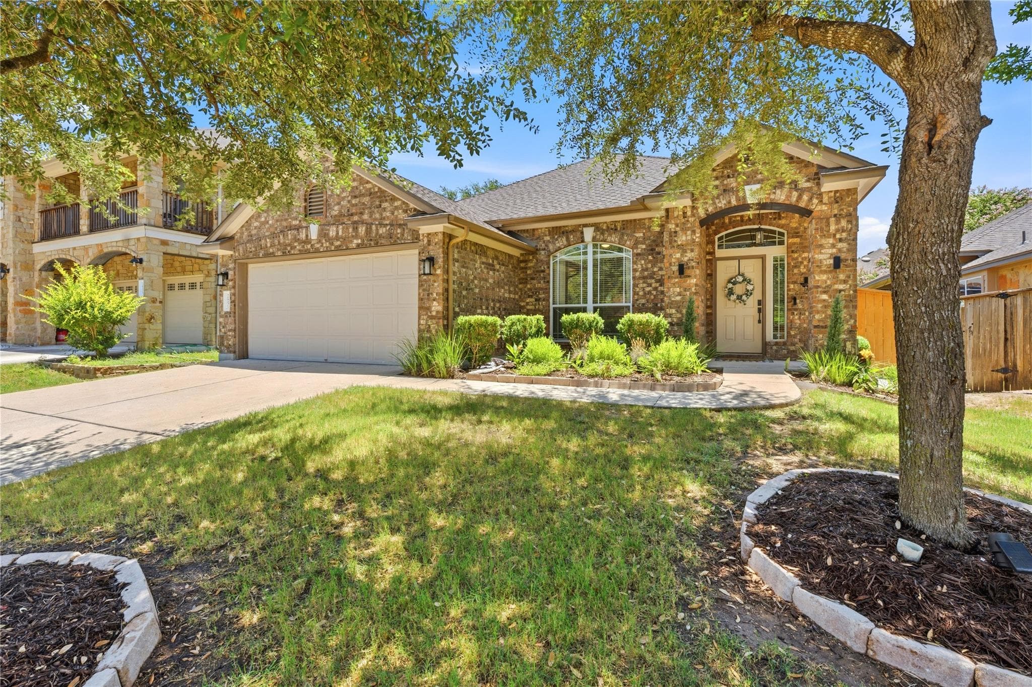 2851  Angelina Dr