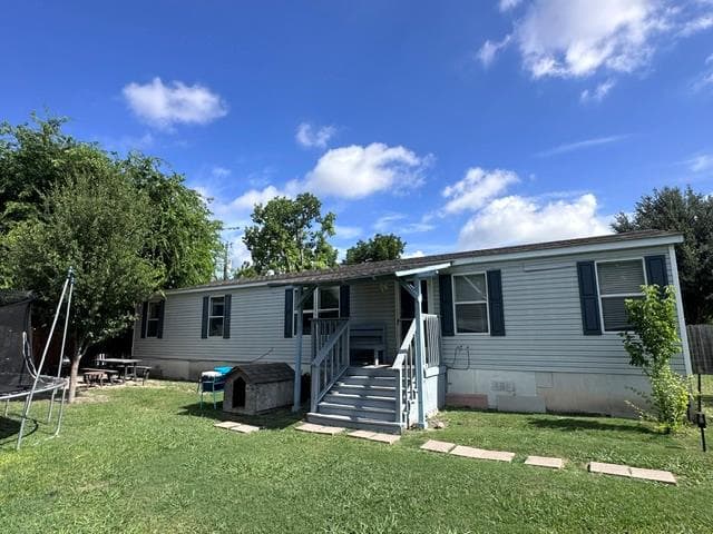 106  Ramirez St
