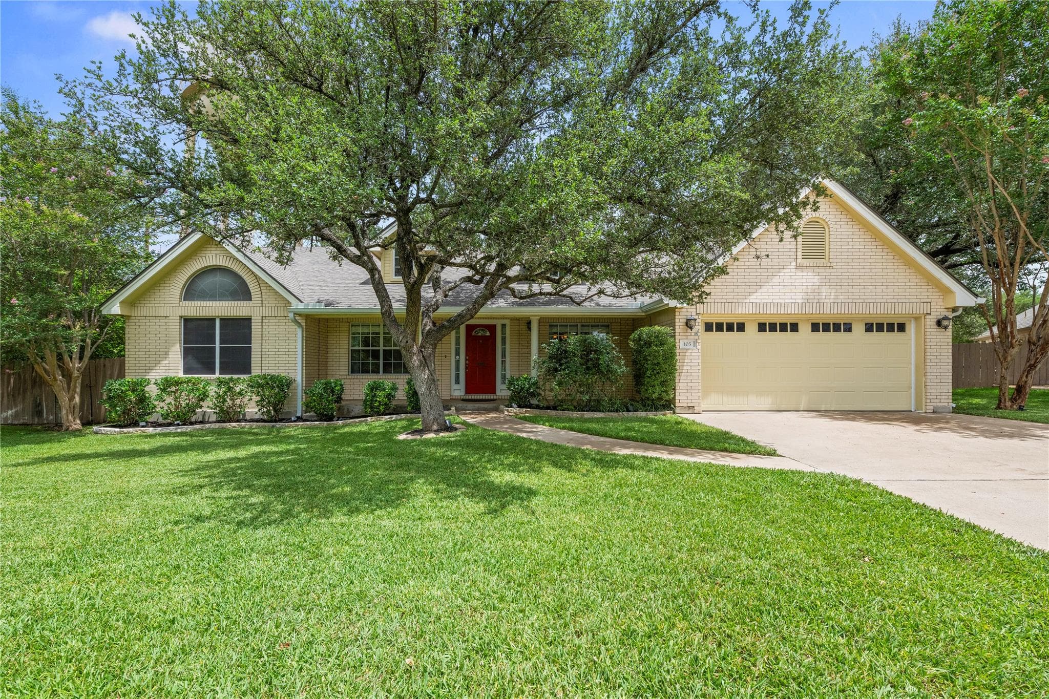 105  Oakmont Ct