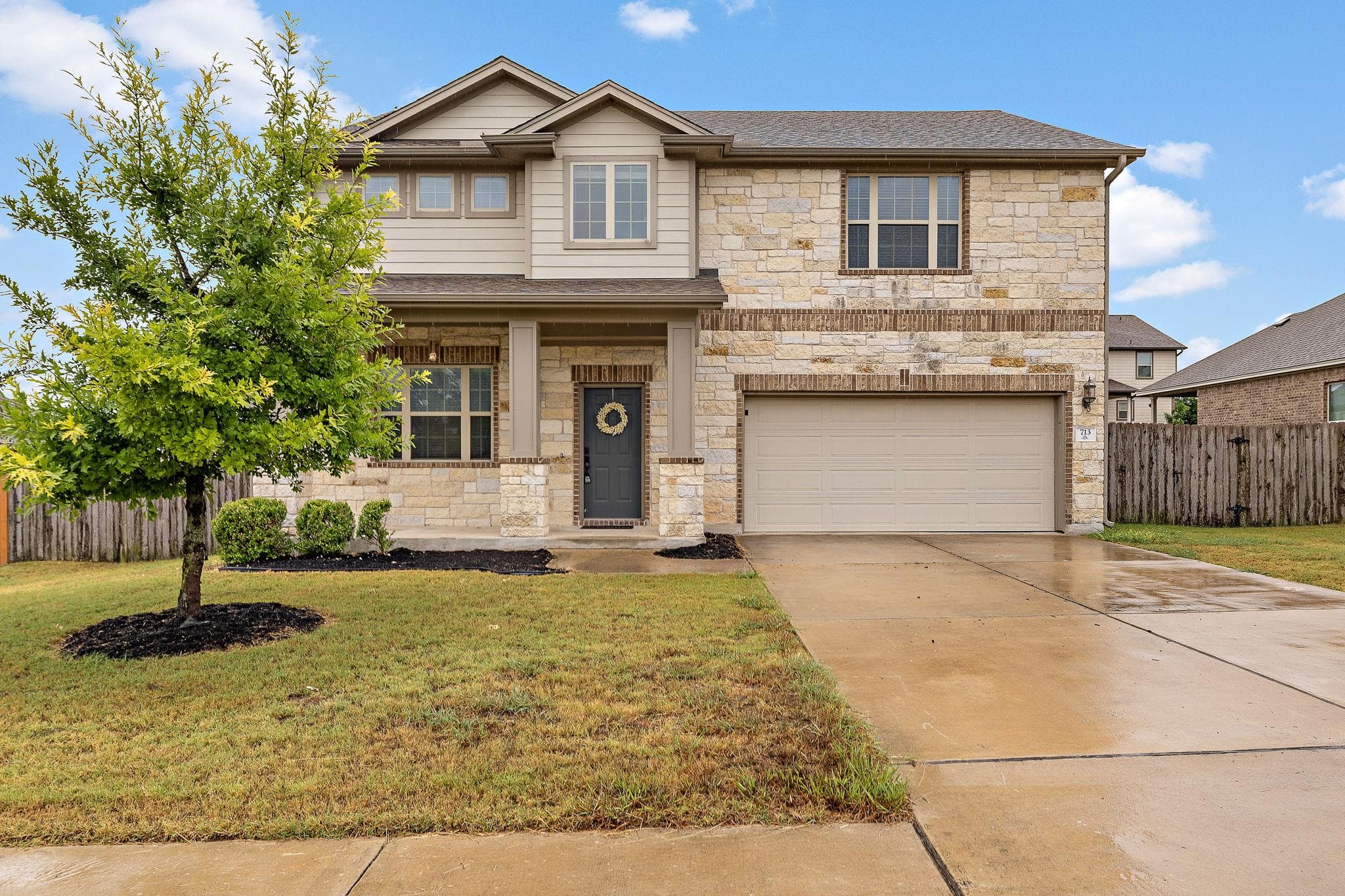 713 Carillion Dr