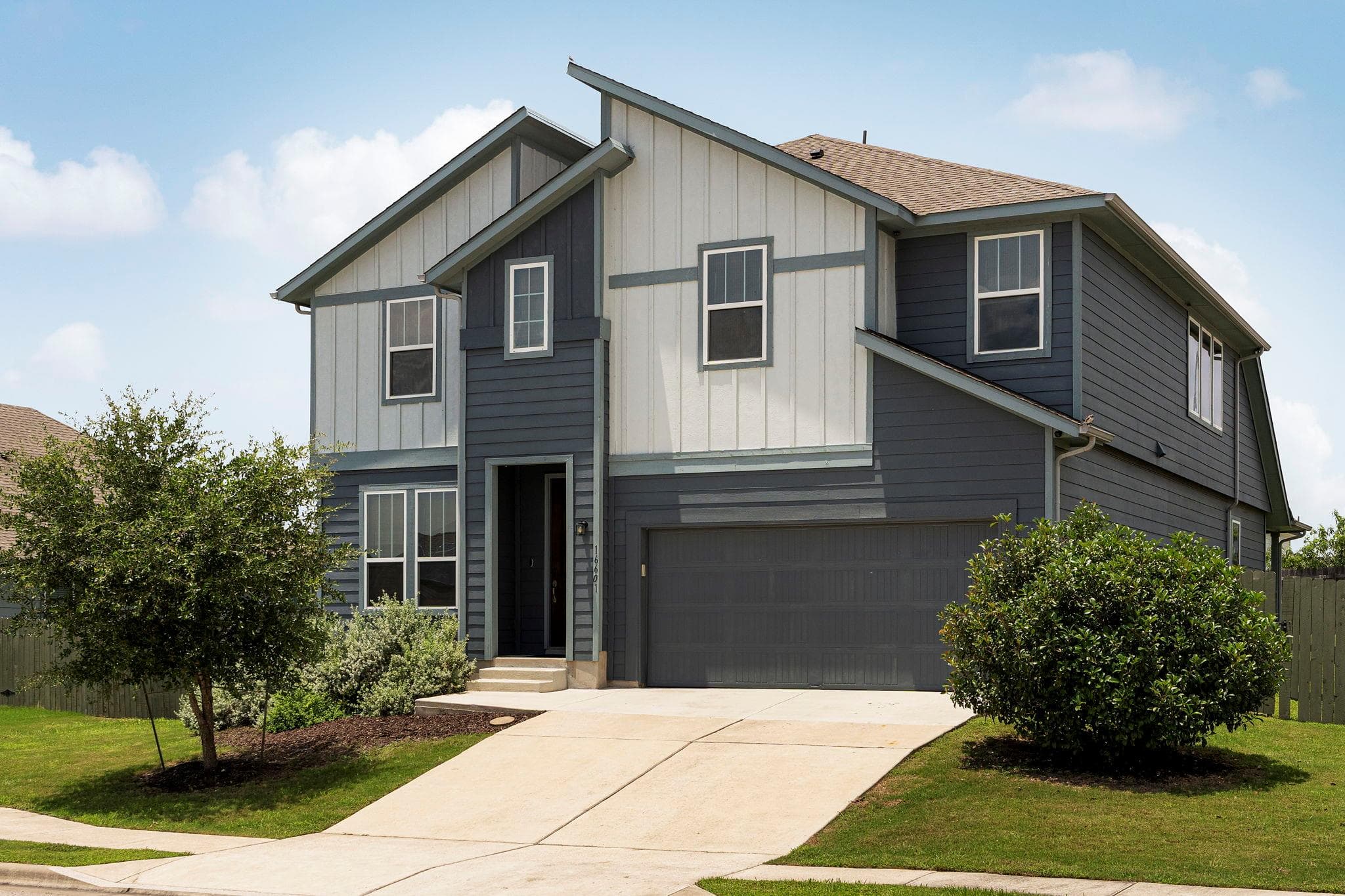 16601  SUMPTUOUS Dr