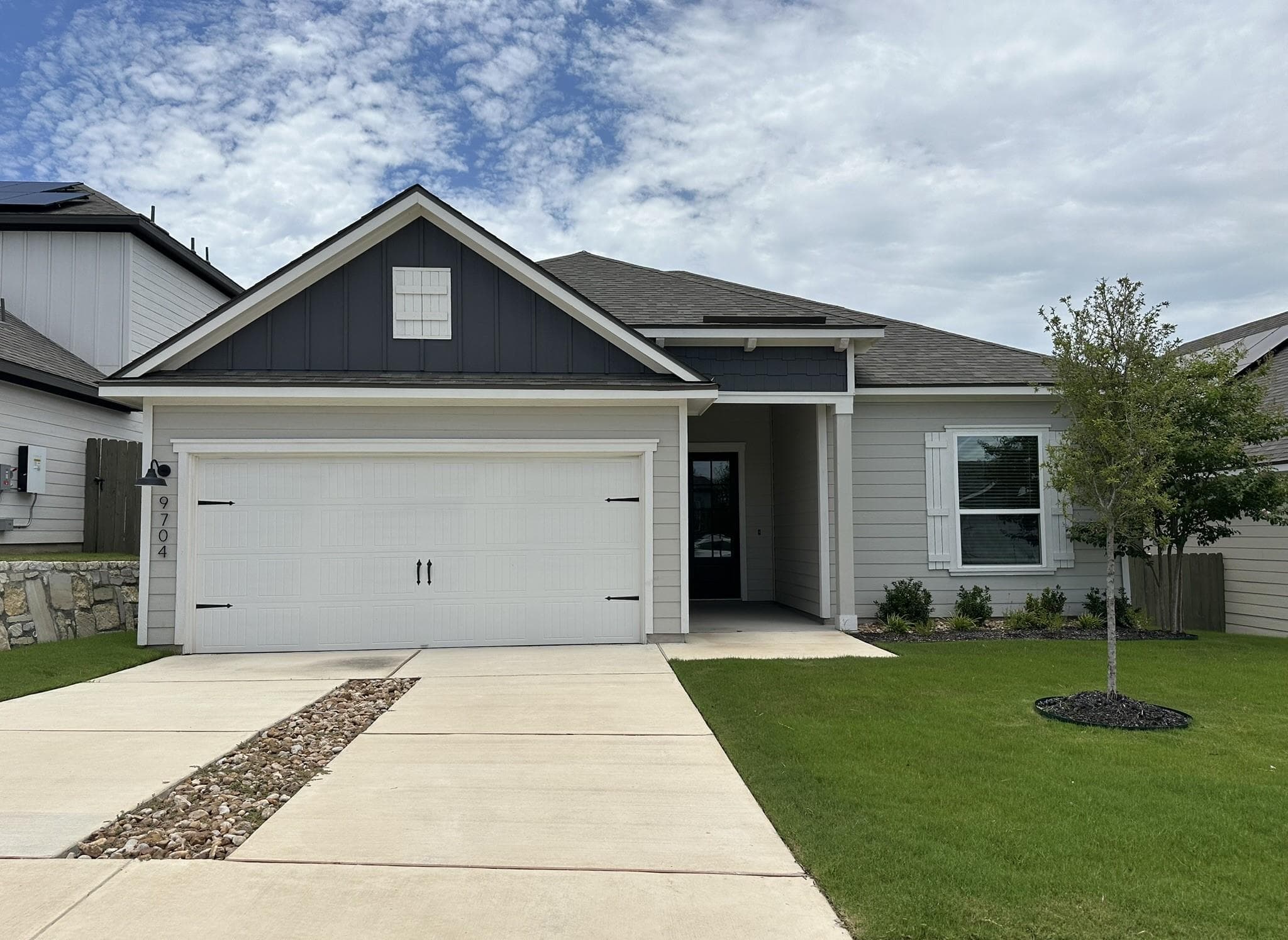 9704  Gladsome Path
