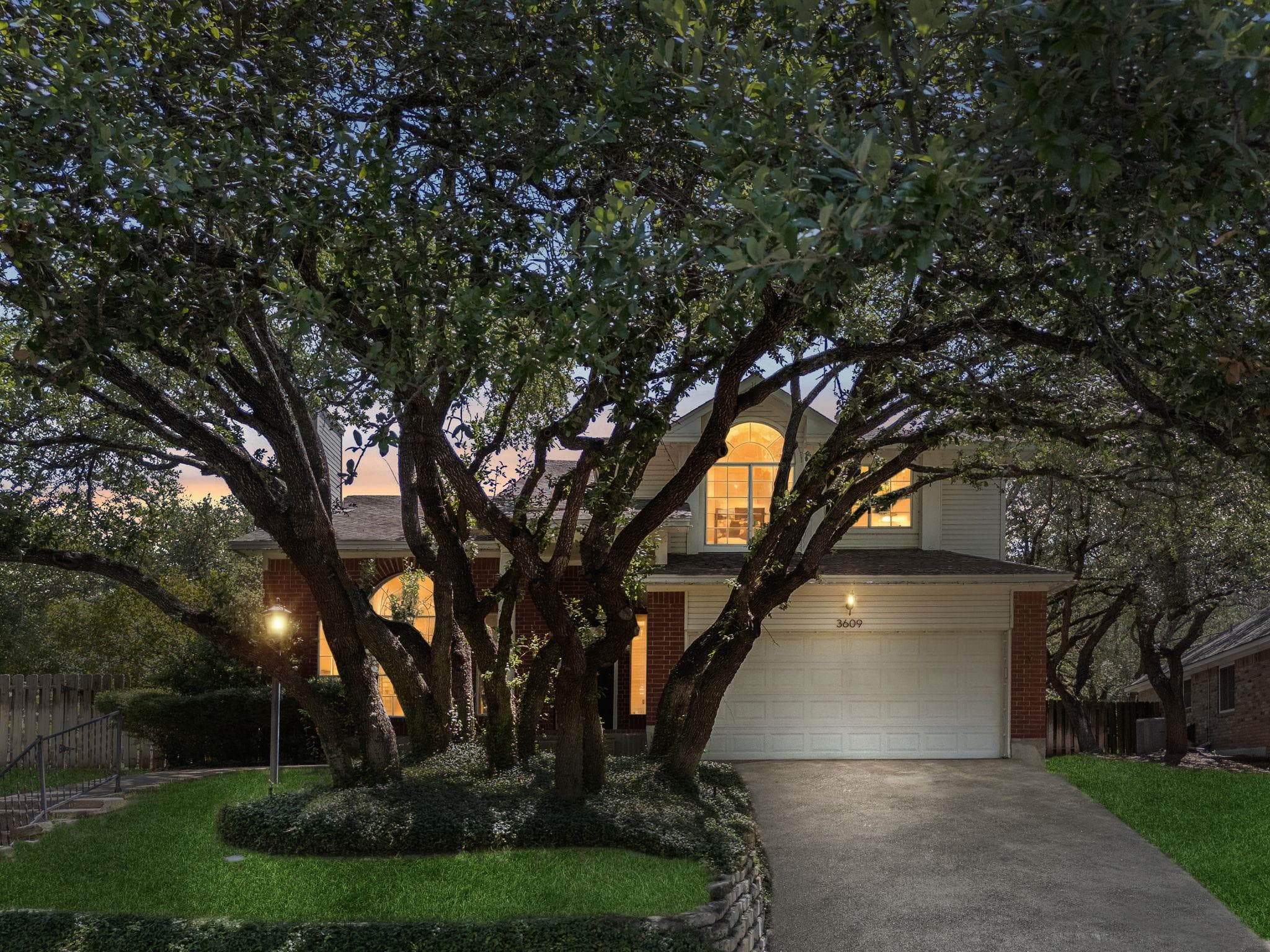 3609  Latimer Dr