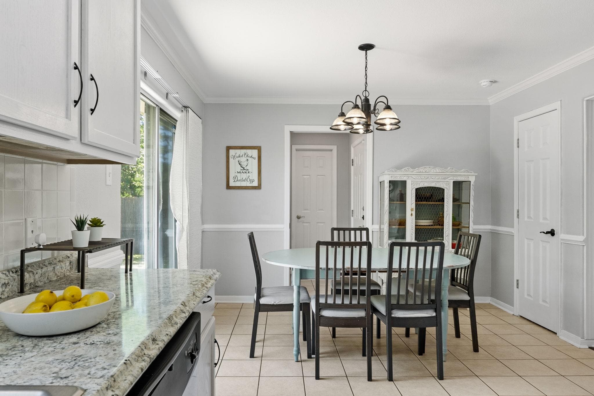 704  Honeysuckle Dr