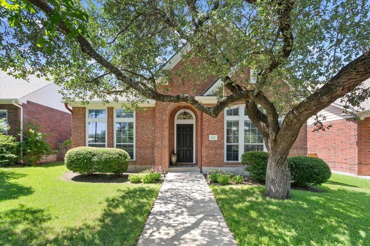 113  Village Park Dr