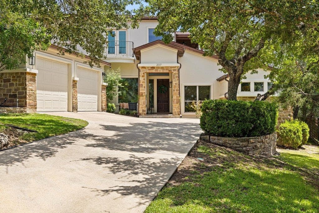 207  Spellbrook Ln