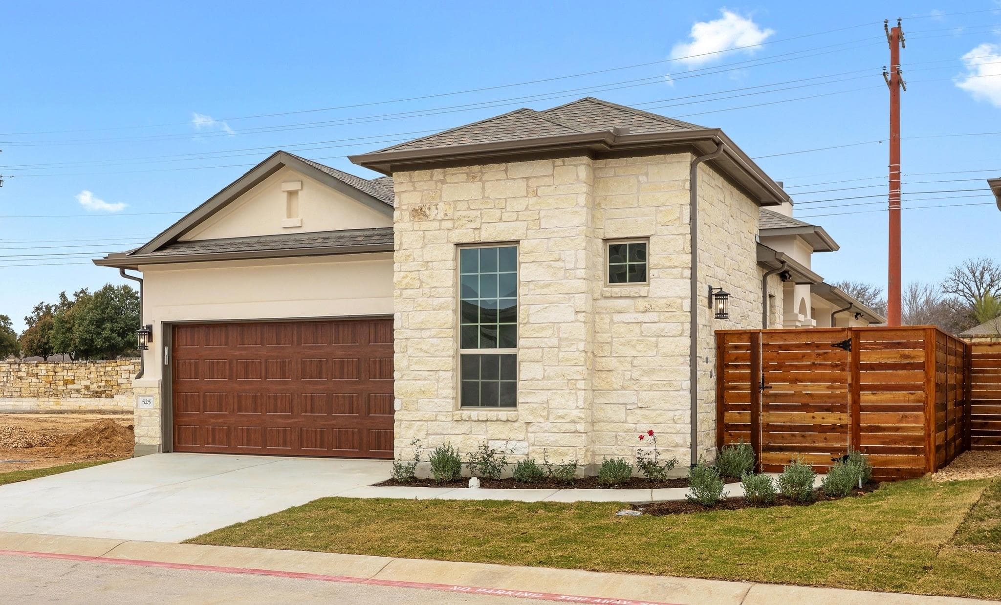 525 Clubhouse Dr