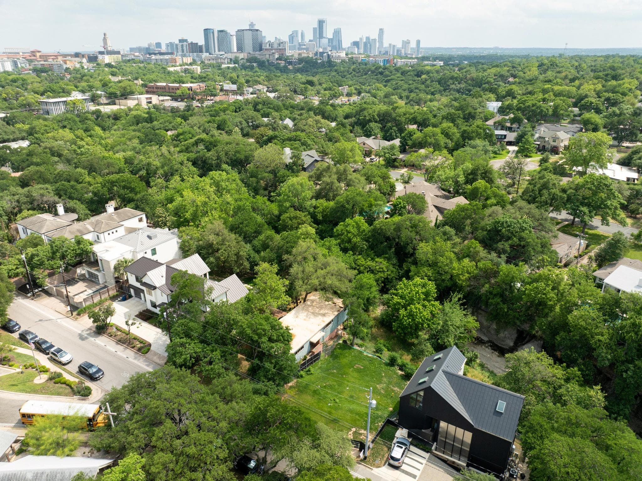 1113 W 31 St