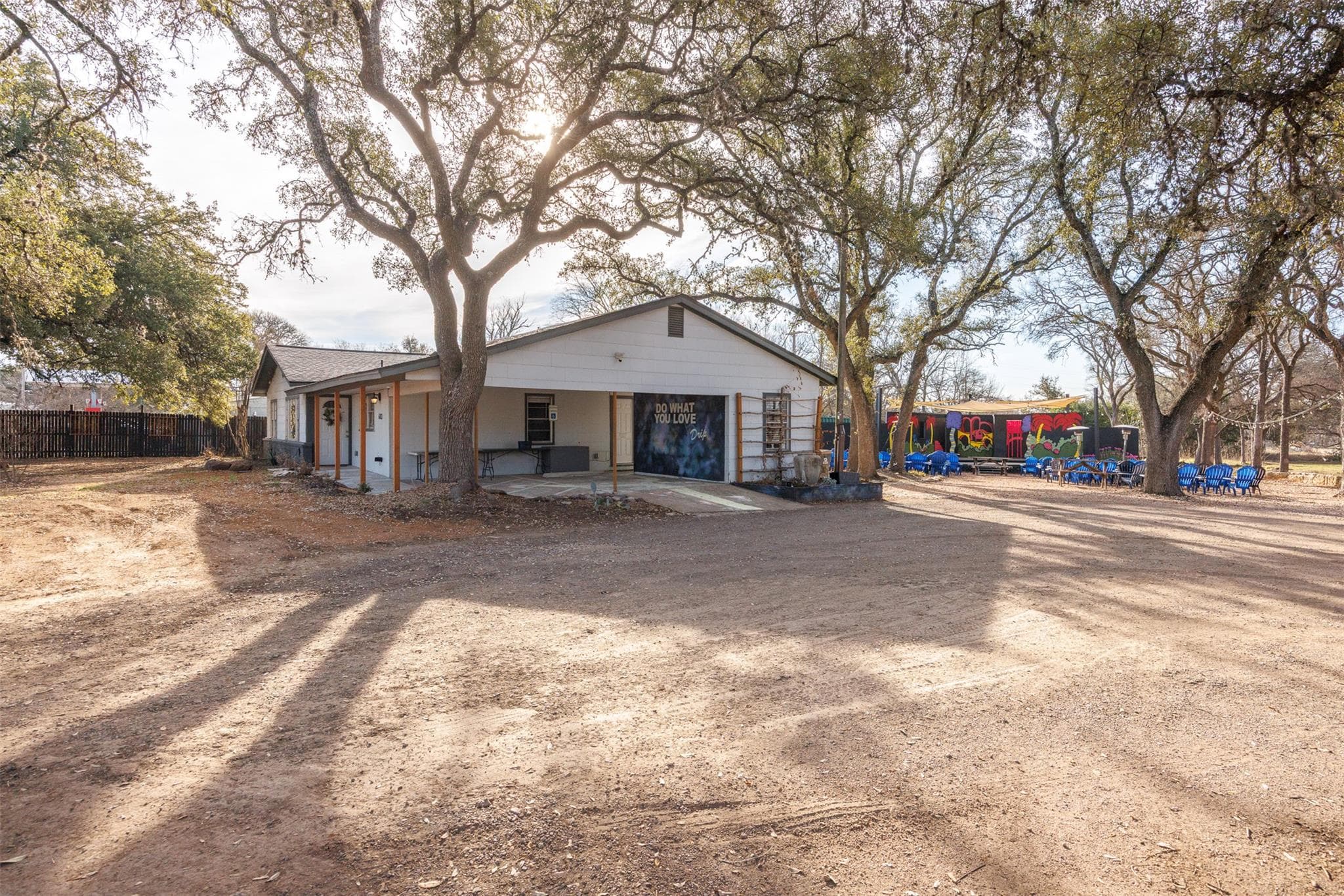 603 W Highway 290 Hwy