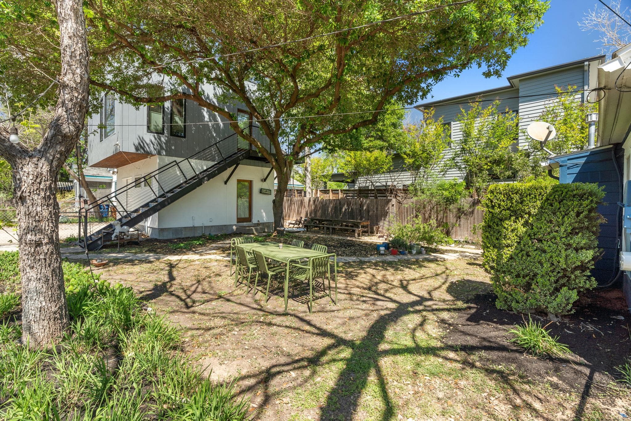 1910 Kinney Ave