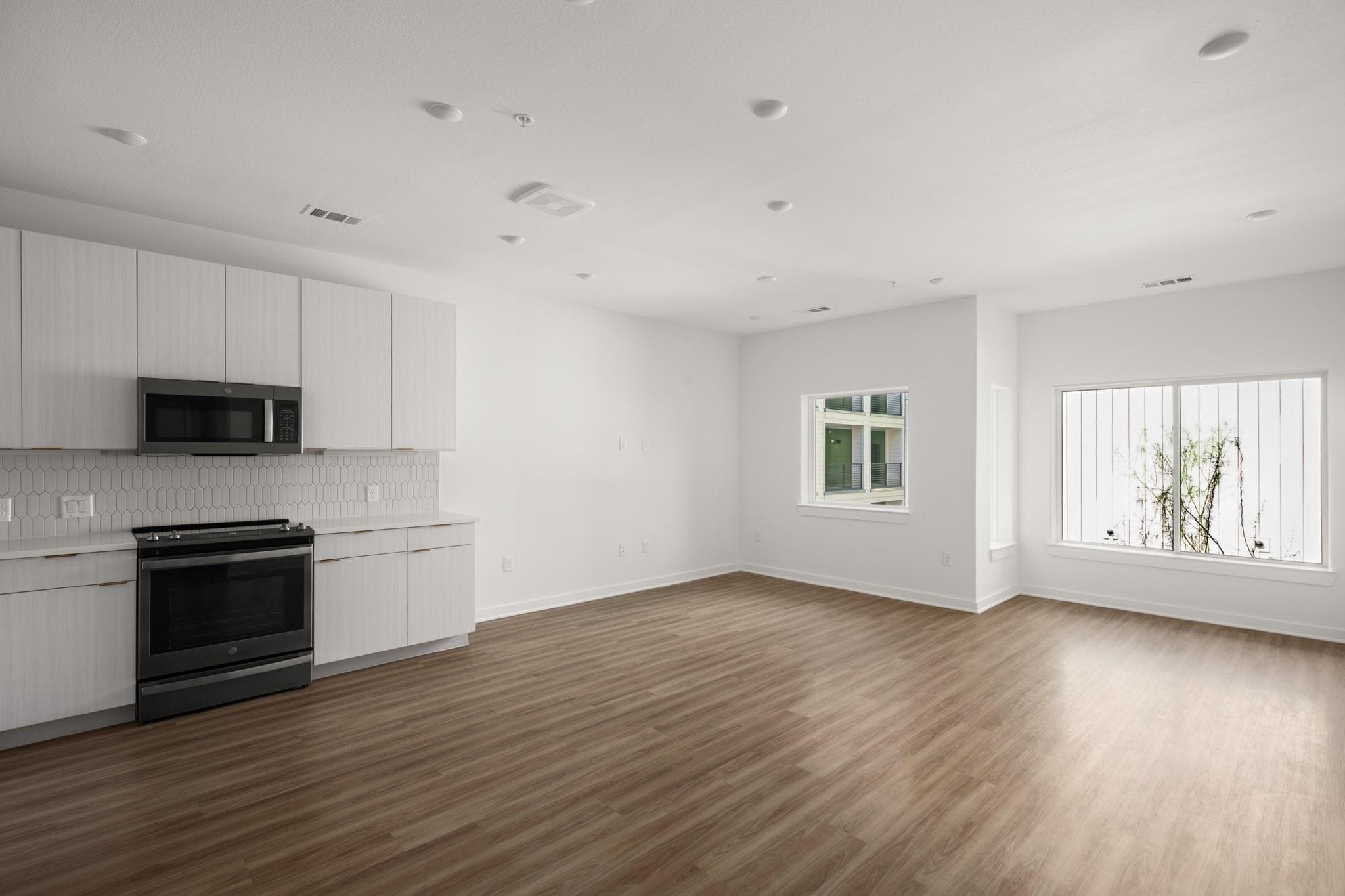 4802 S Congress Ave #213