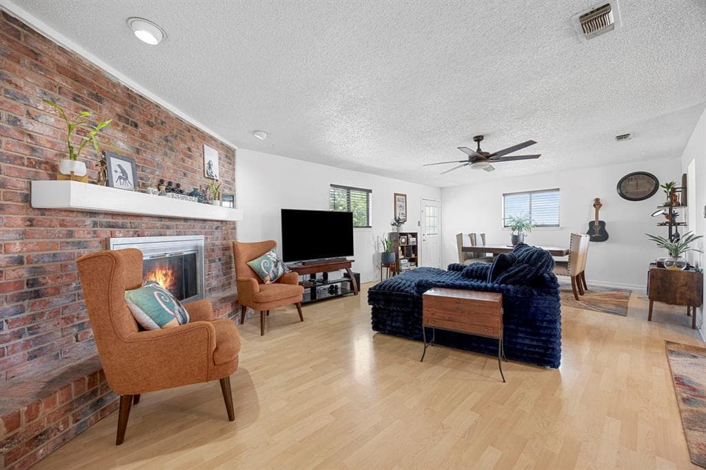 706 Cambridge Dr