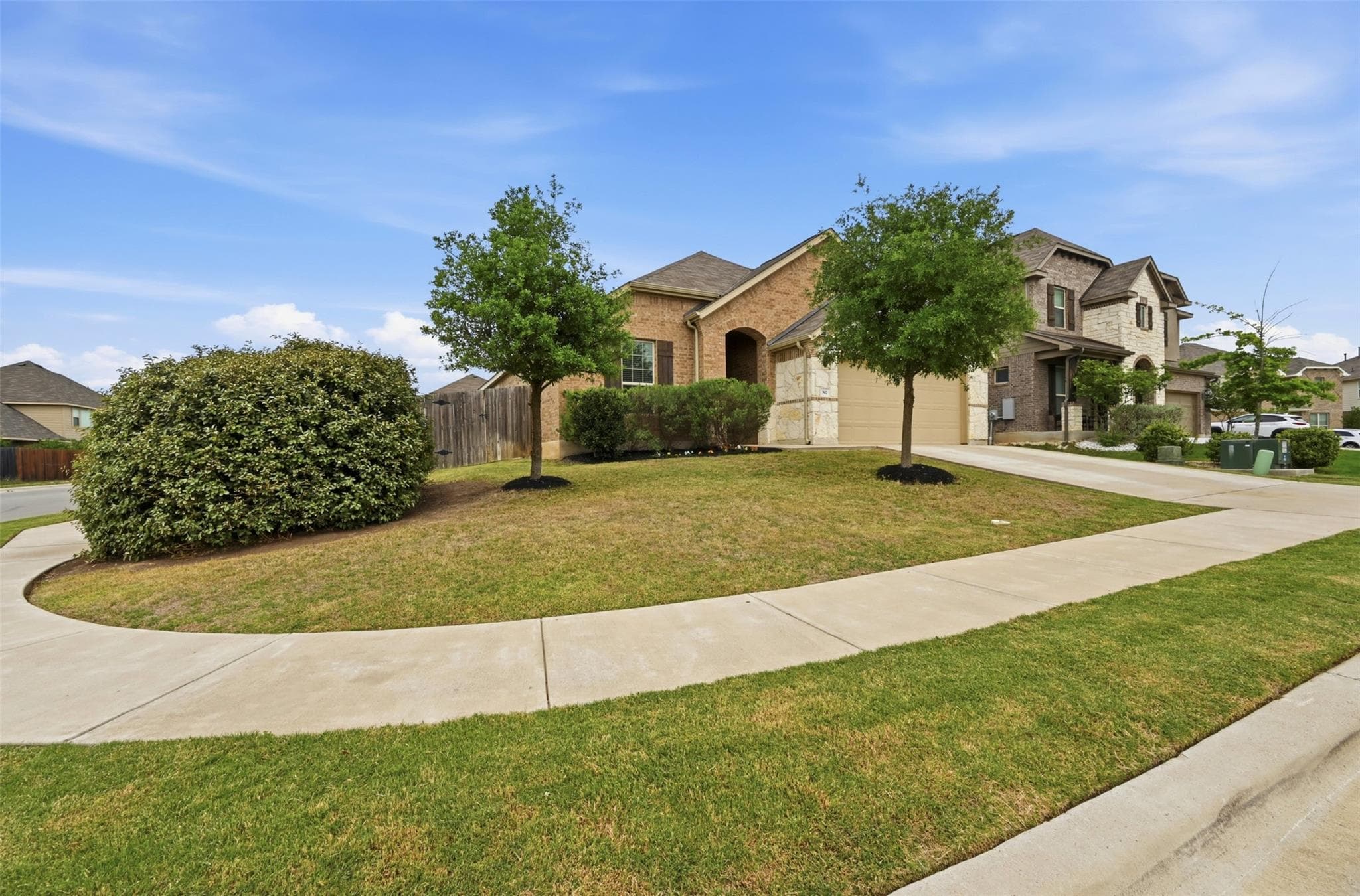 392 Algaroba Loop