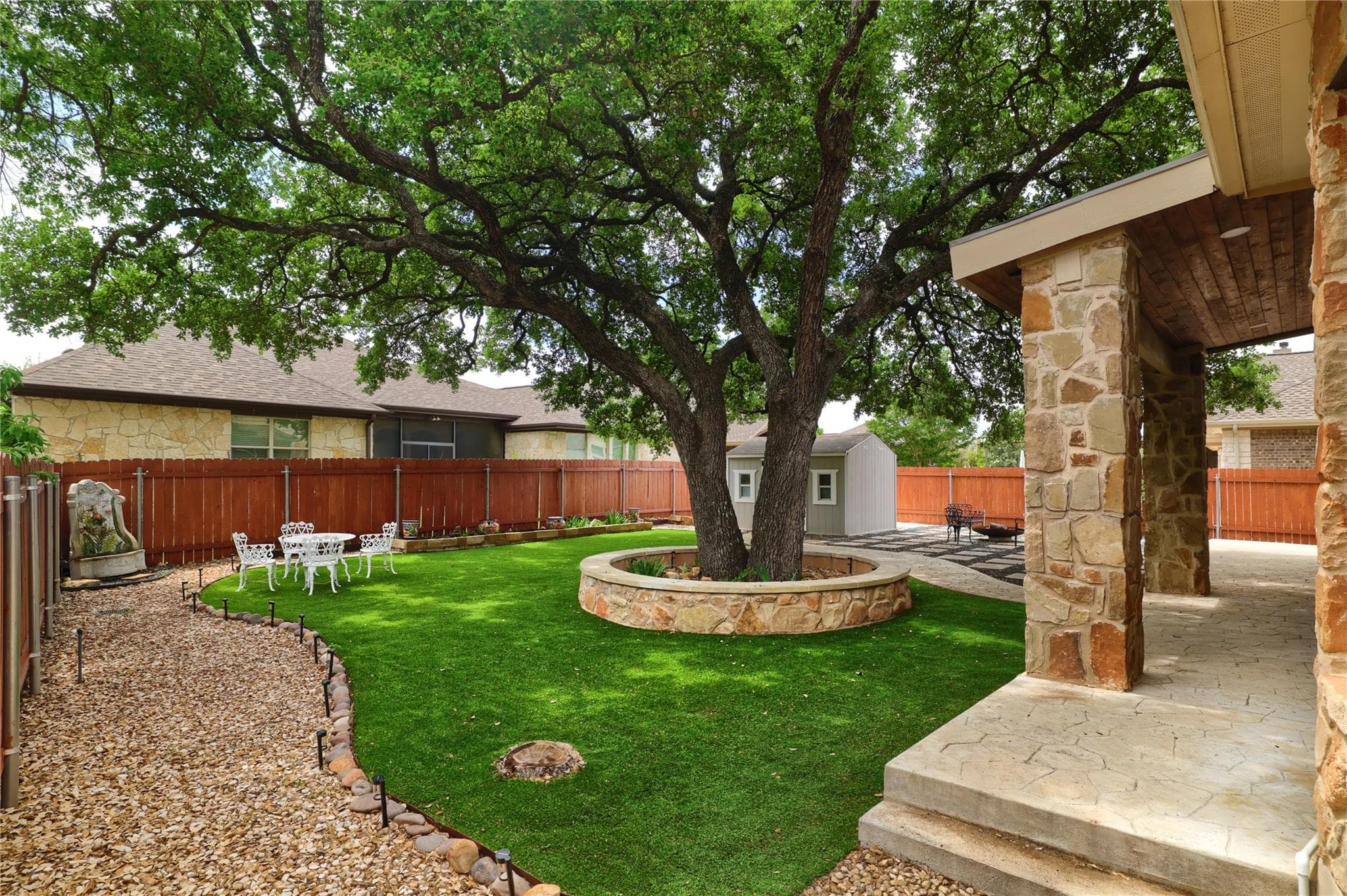 3118 MEDIA Dr