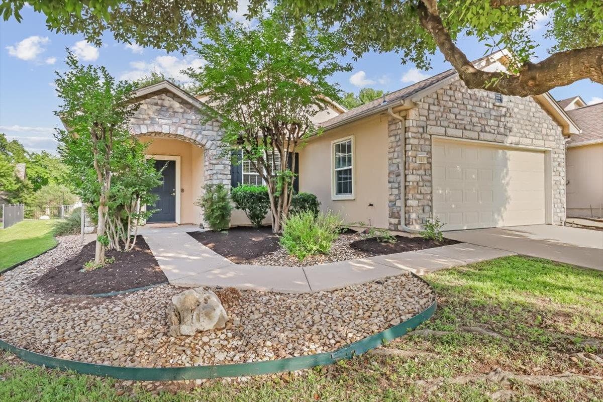 113 Lubbock Dr