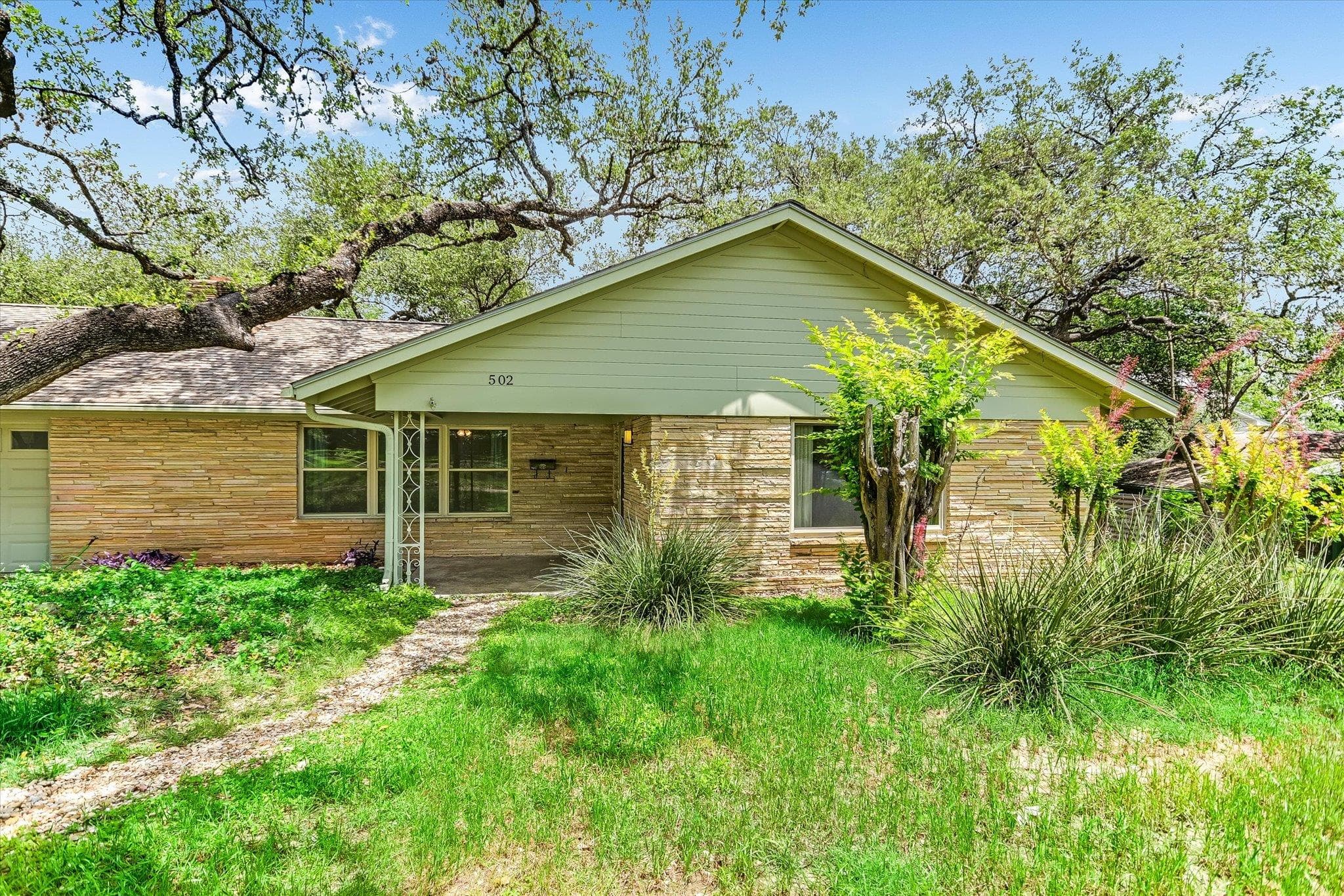 502 Sunset Cir