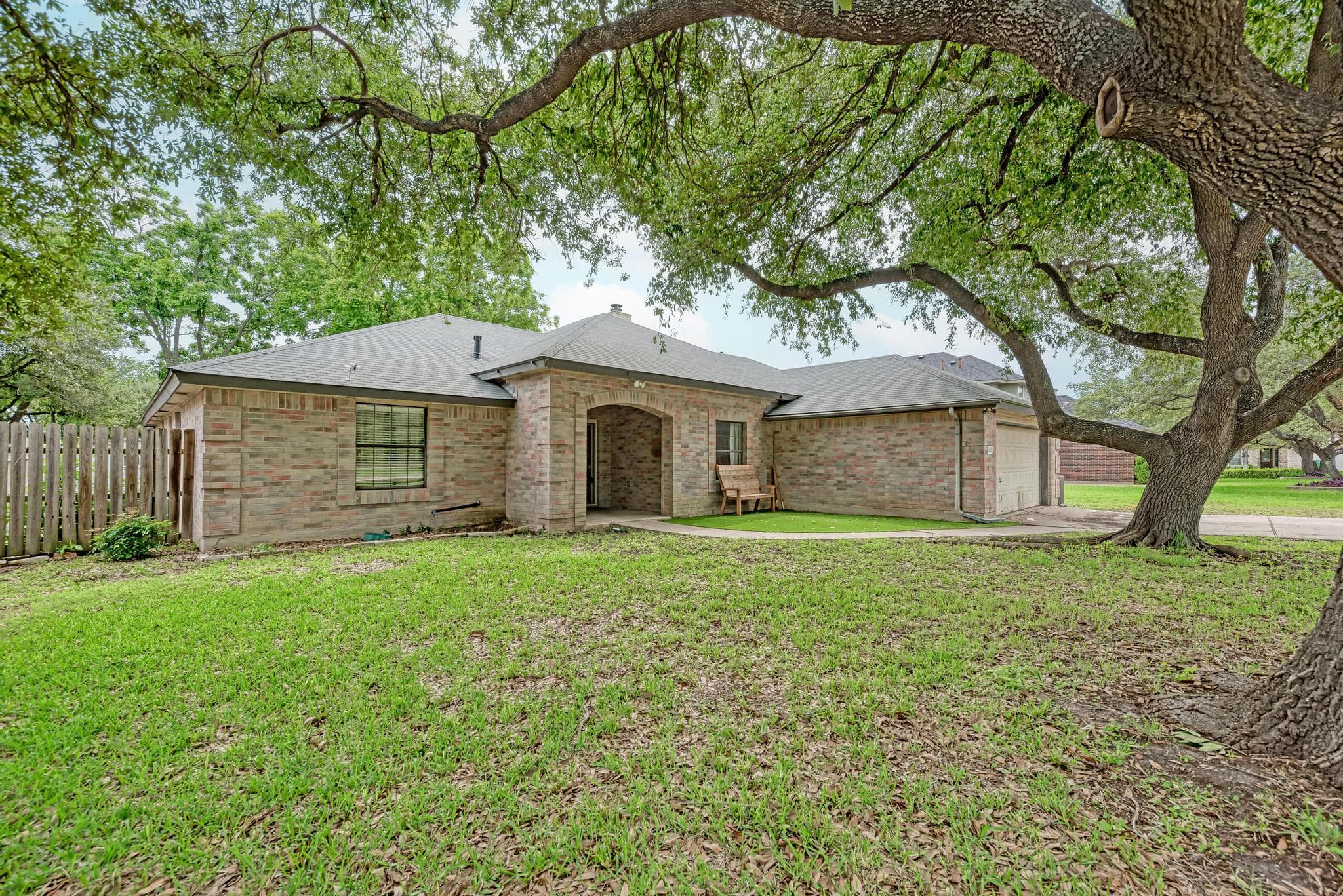 403 Hickory Ridge Trl