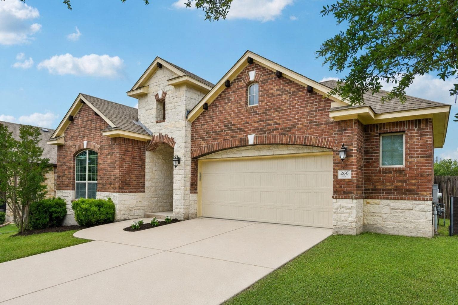 266 Willow Walk Cv