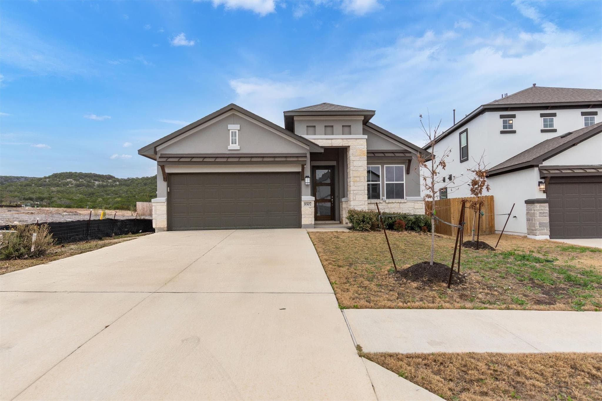 8502 Red Bottle Brush Rd