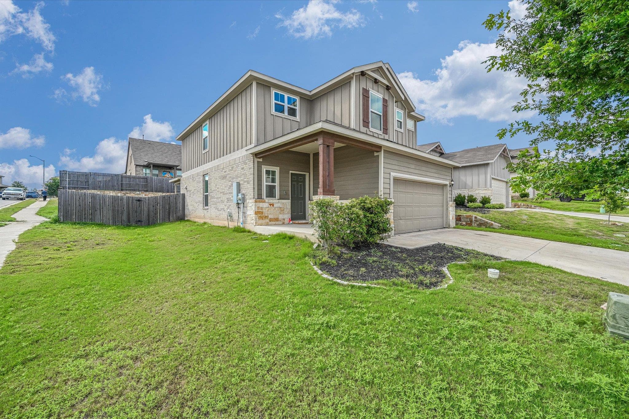 220 Nettletree Dr