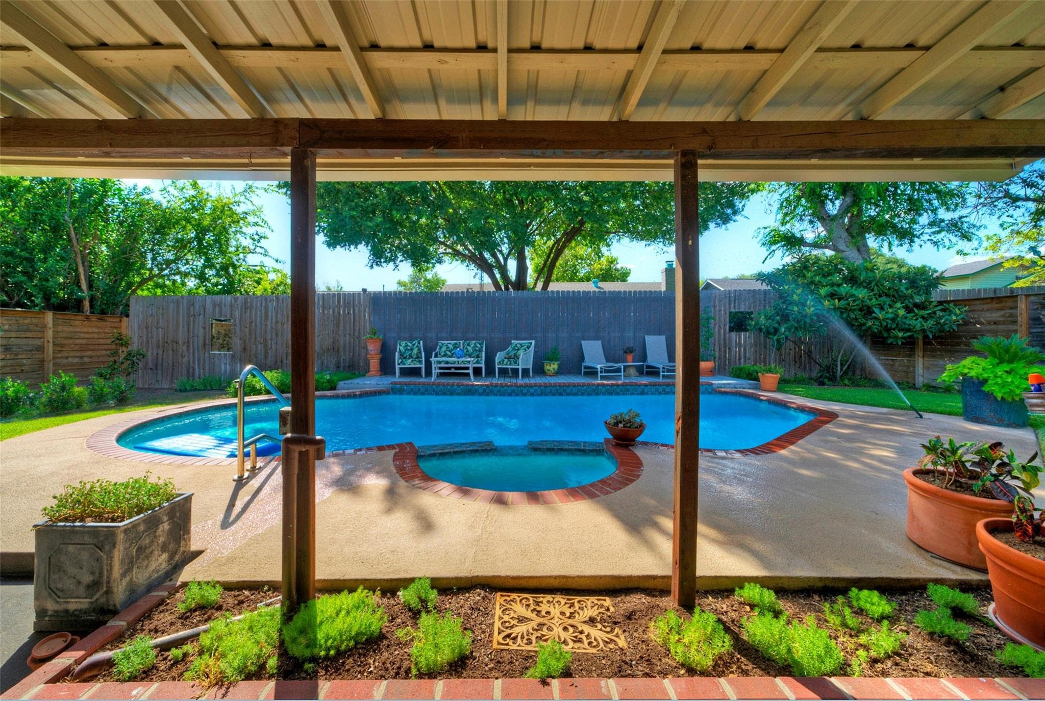10606 Barnhill Dr