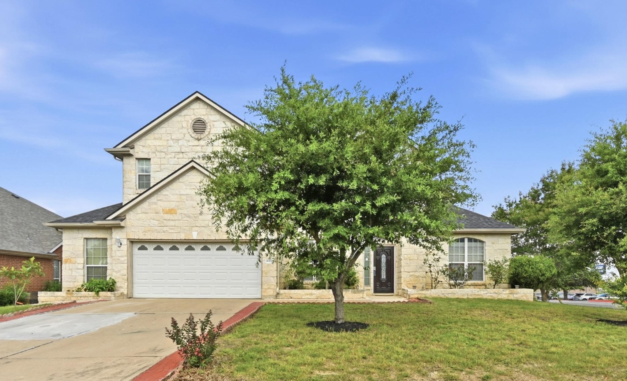1689 Amberwood Loop