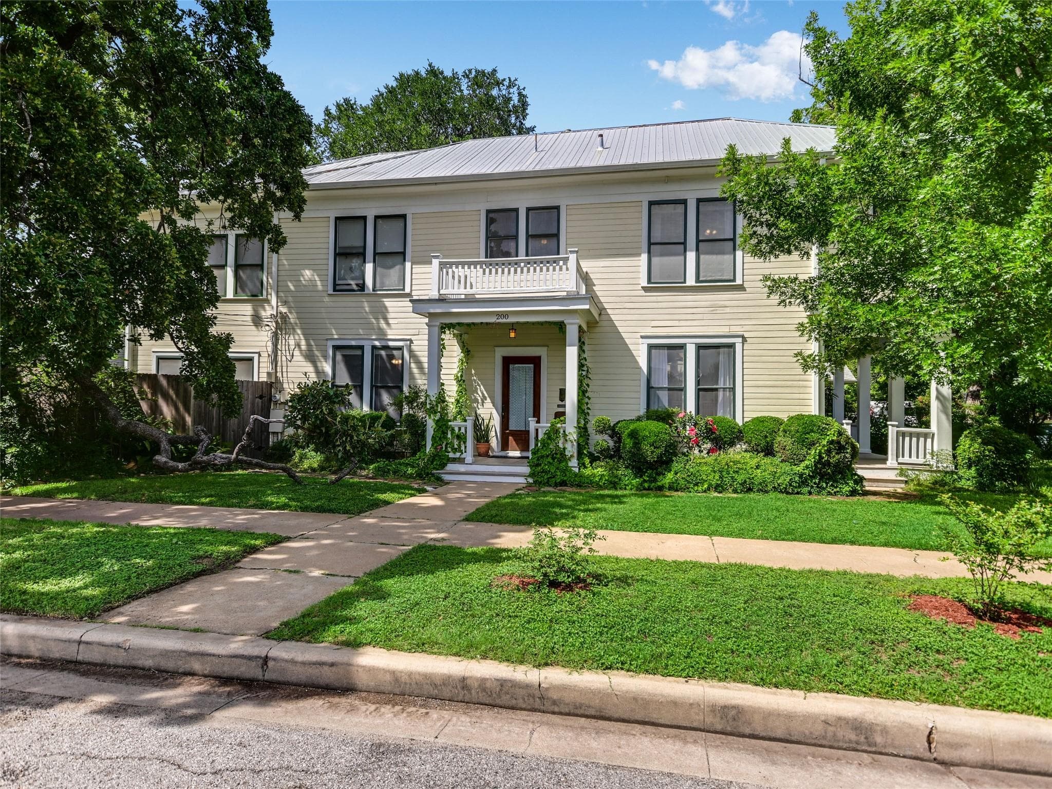 200 W 40th St