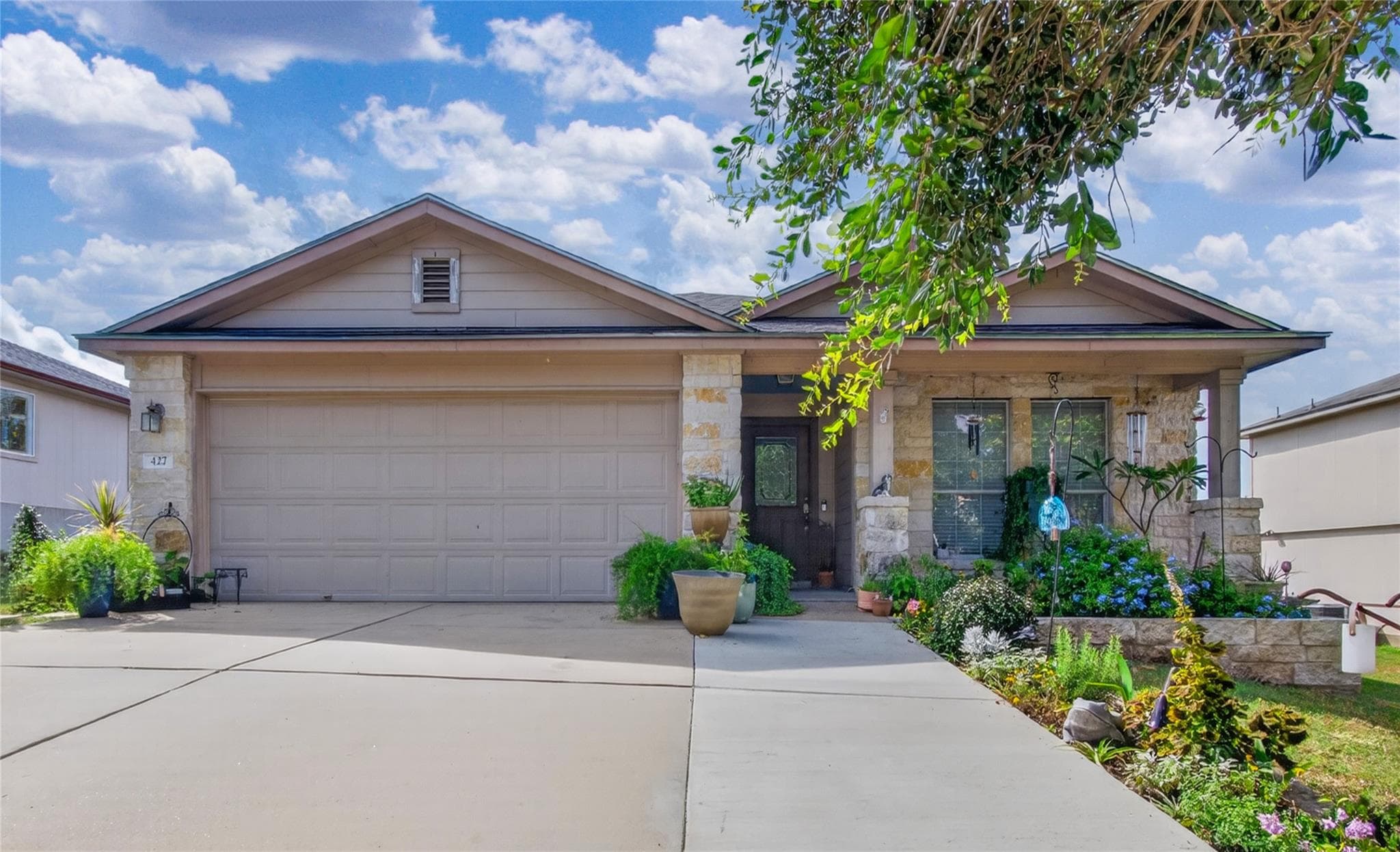 427 Buckingham Dr