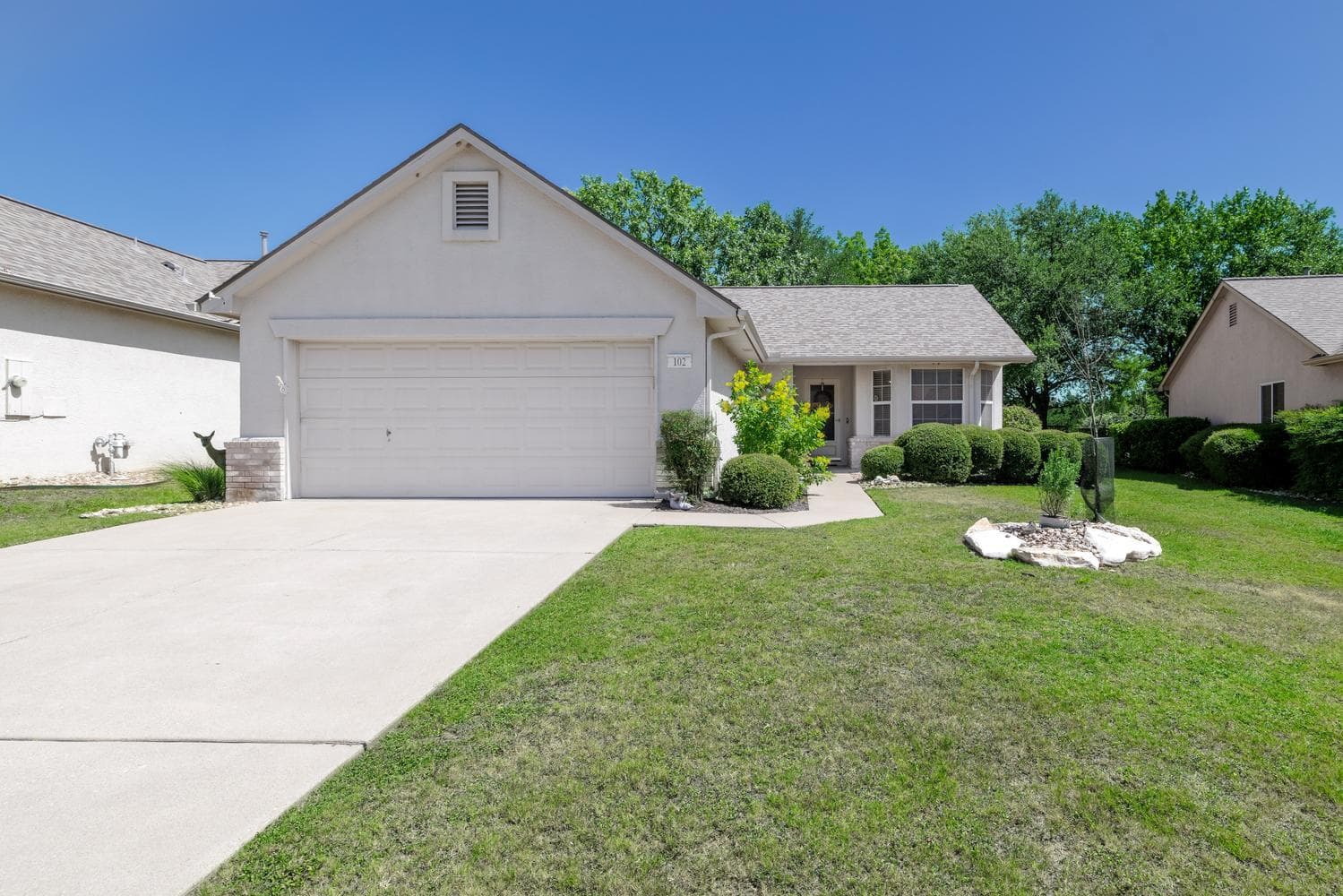 102 Whitewing Way