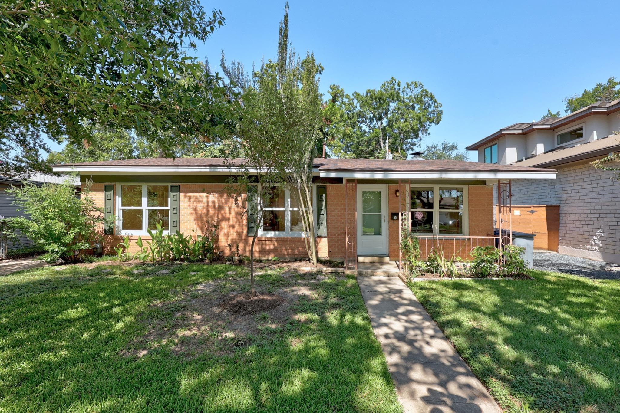 5014 W Frances Pl
