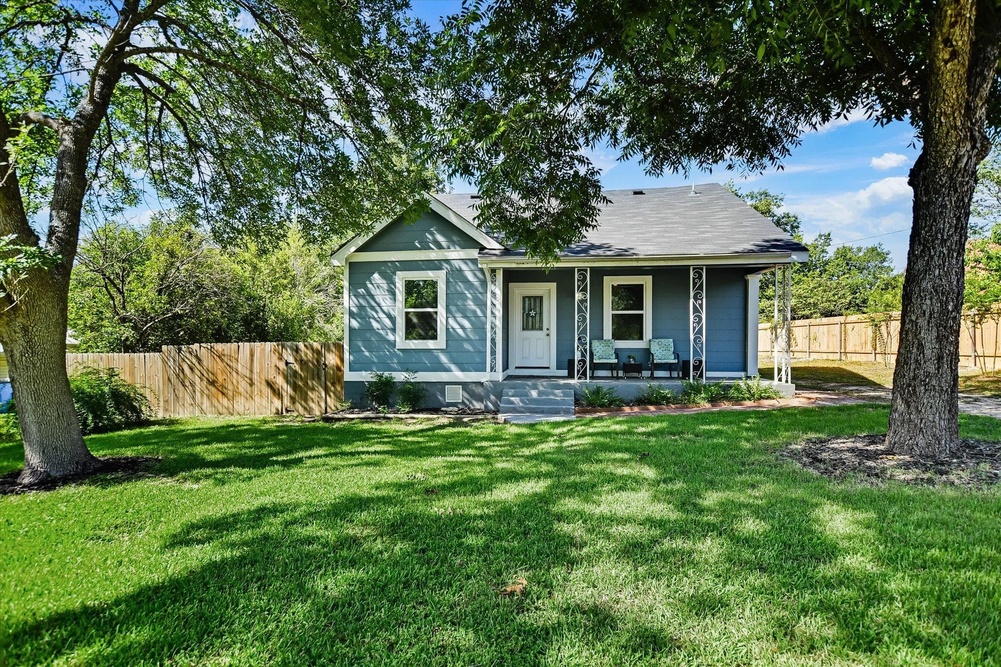 103 E Hoopes Ave