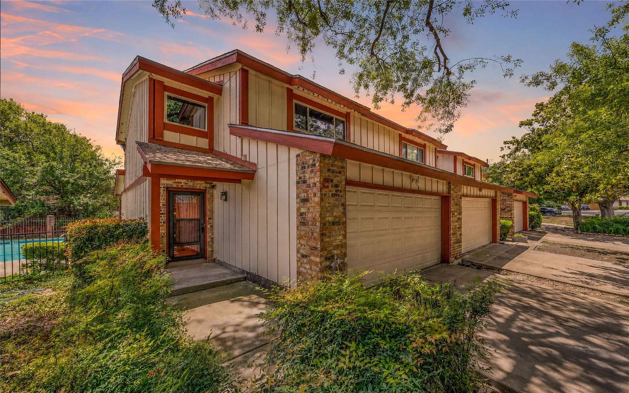 8903 Trone Cir #C