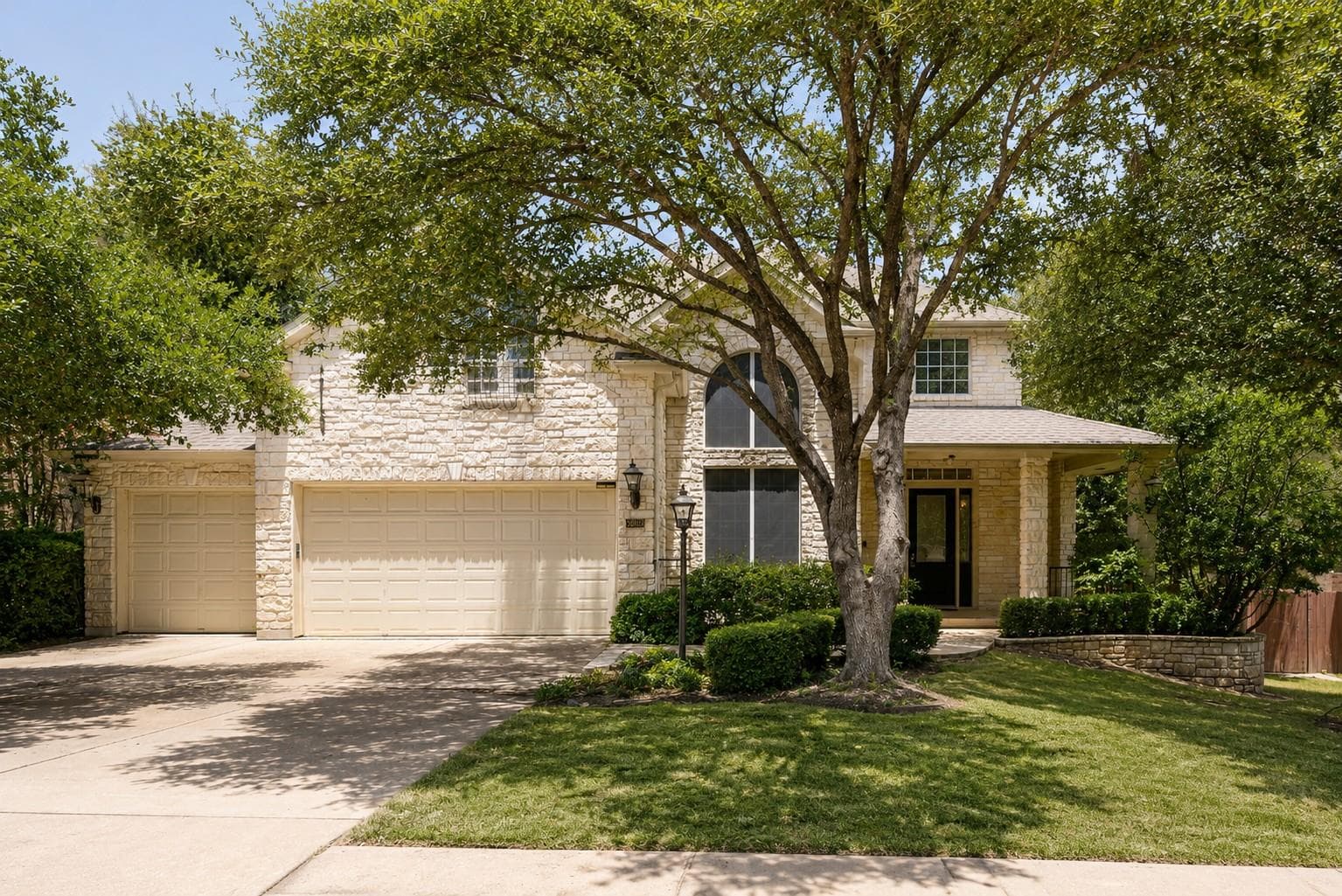 9605 Corbe Dr